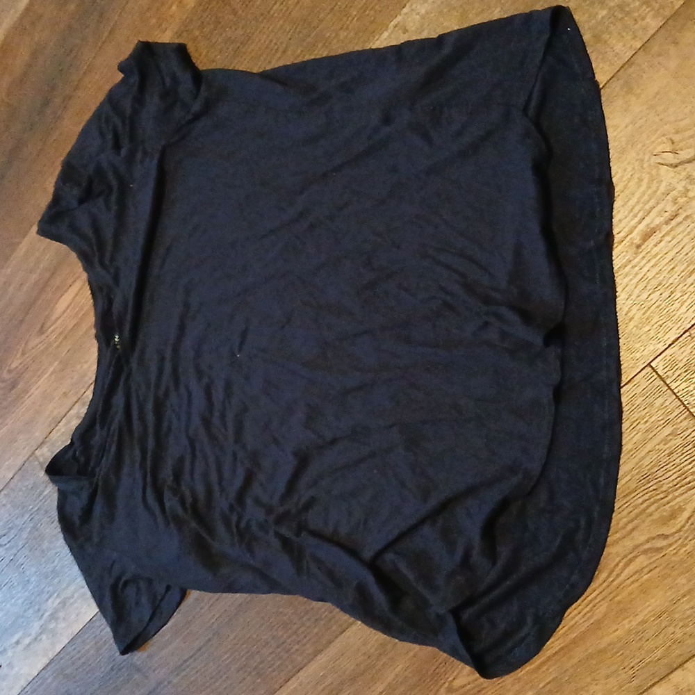 V-neck tee